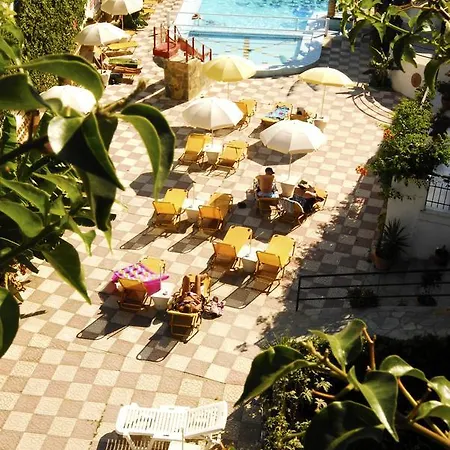 Vanessa Hotel