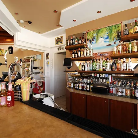 Vanessa Hotel 2*