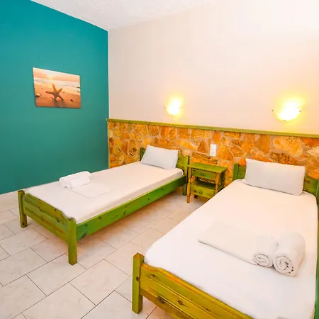 Vanessa מלון Kalamákion