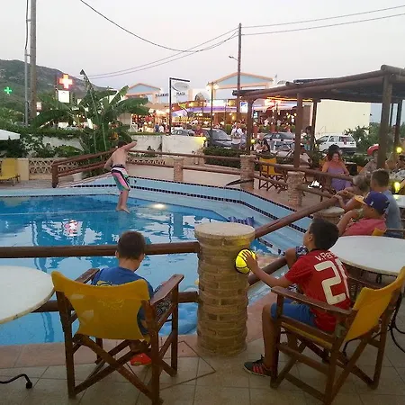 Vanessa מלון Kalamákion